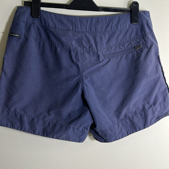 Ladies Columbia Holly Hideaway™ Washed Out Blue Shorts size 12 - Picture 2 of 8